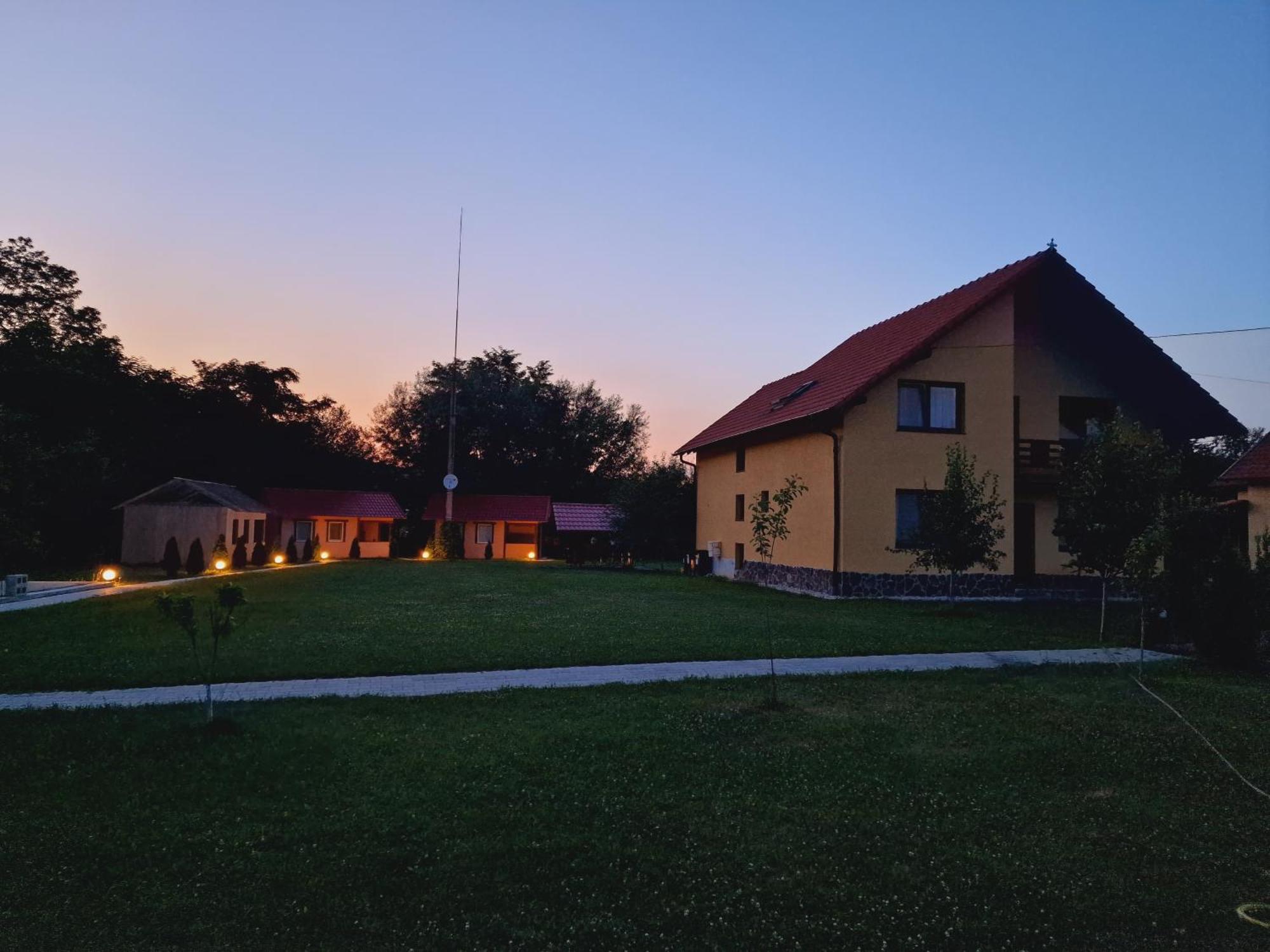 Casa Maya Săsciori Extérieur photo